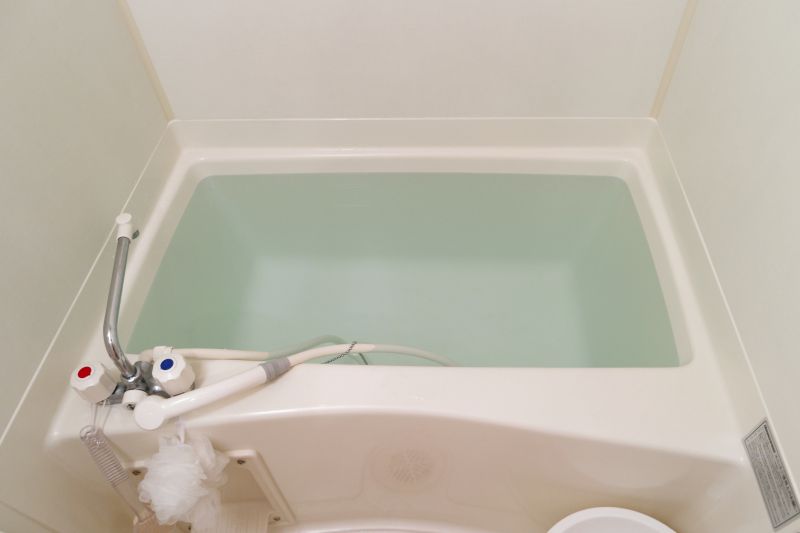 Bathtub Repair detail